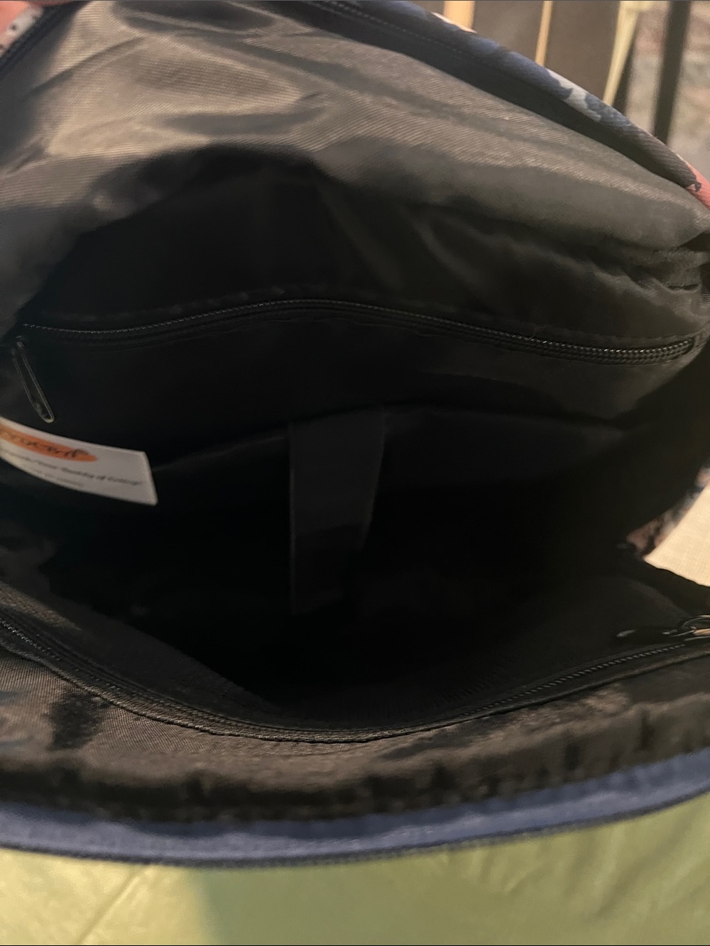 BACKPACK - Picture 3 of 4
